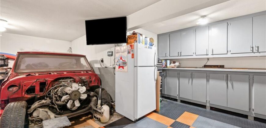 911 Chisam Road, Kearney, MO 64060