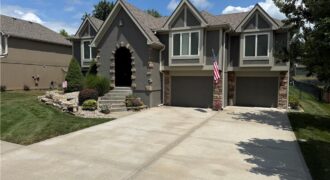 911 Chisam Road, Kearney, MO 64060