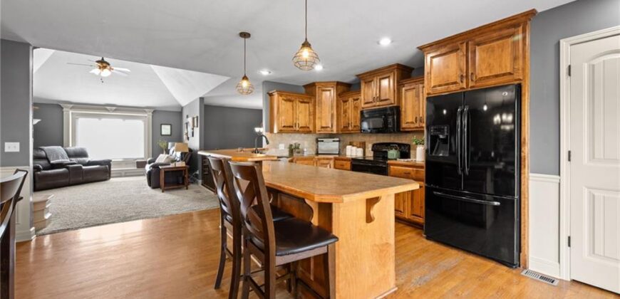 911 Chisam Road, Kearney, MO 64060