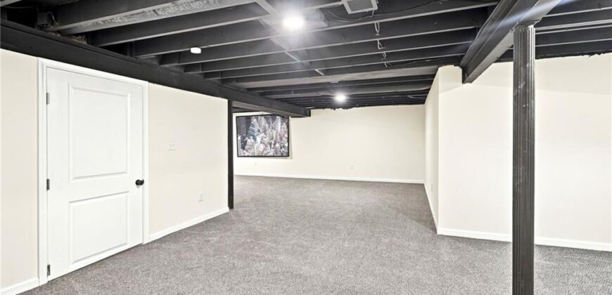 838 NW 69 th Place, Kansas City, MO 64118
