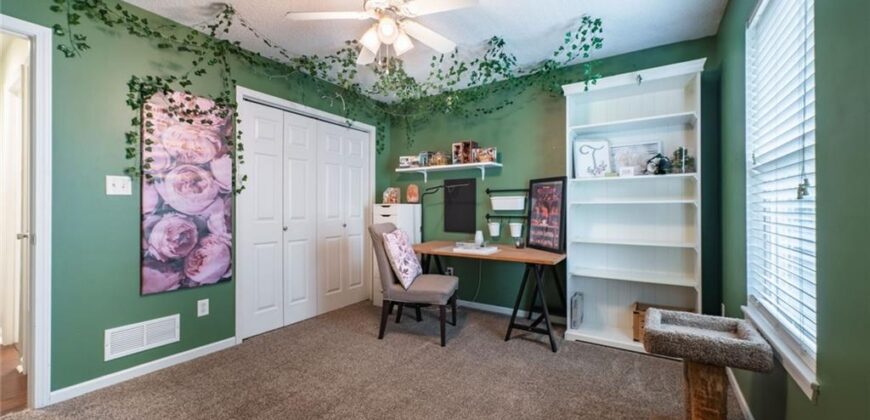 1517 DUNCAN Drive, Liberty, MO 64068