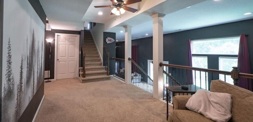 1517 DUNCAN Drive, Liberty, MO 64068