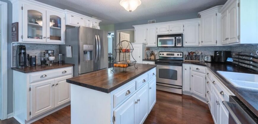 1517 DUNCAN Drive, Liberty, MO 64068