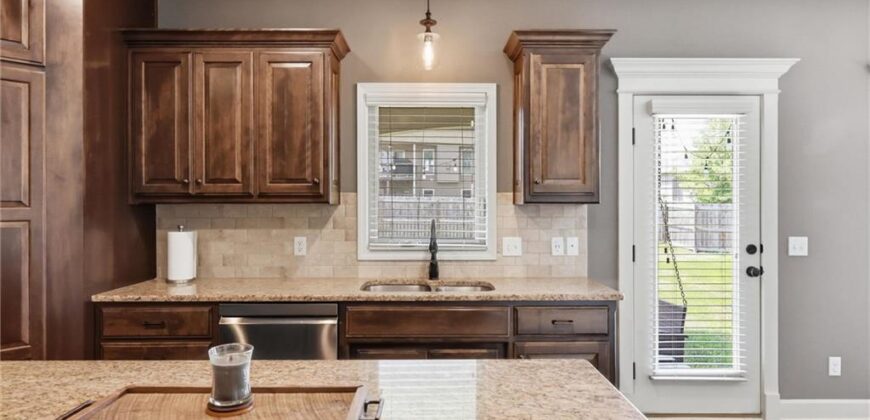 1729 Cambridge Circle, Kearney, MO 64060