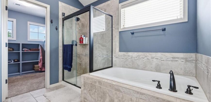 1729 Cambridge Circle, Kearney, MO 64060