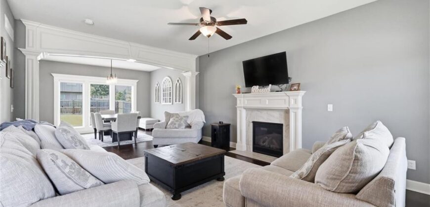 1729 Cambridge Circle, Kearney, MO 64060