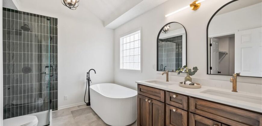 905 NW 112th Terrace, Kansas City, MO 64155