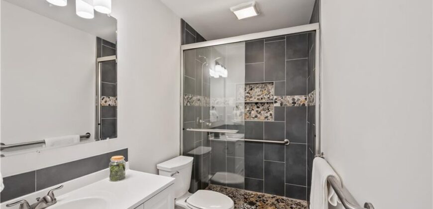 905 NW 112th Terrace, Kansas City, MO 64155