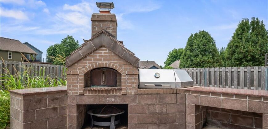 905 NW 112th Terrace, Kansas City, MO 64155