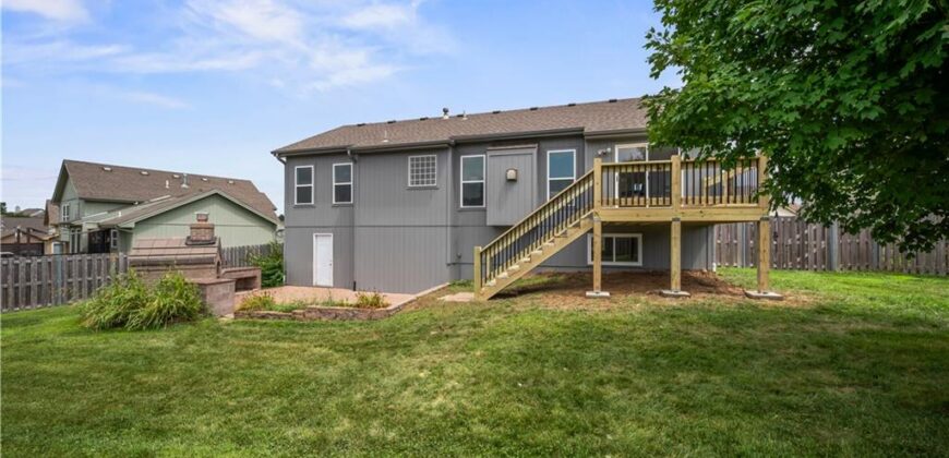 905 NW 112th Terrace, Kansas City, MO 64155