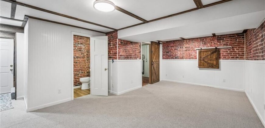 6708 N Broadway Street, Kansas City, MO 64118