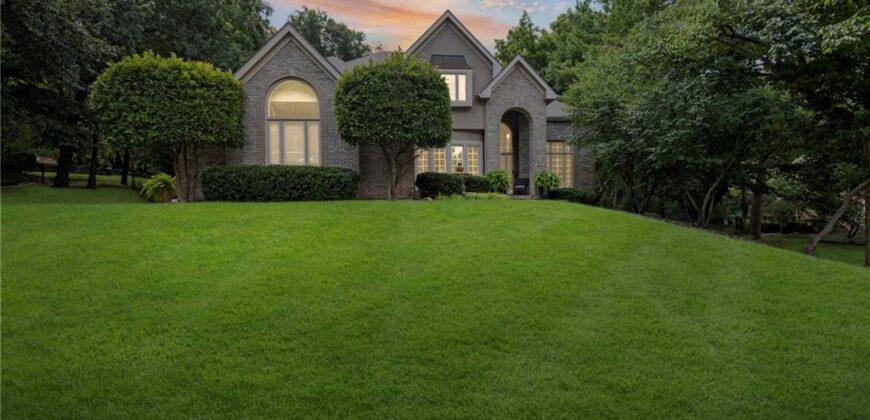 1567 Oakwood Lane, Liberty, MO 64068