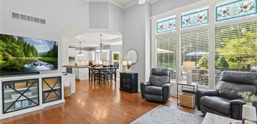1567 Oakwood Lane, Liberty, MO 64068