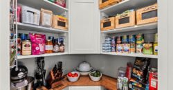 1567 Oakwood Lane, Liberty, MO 64068