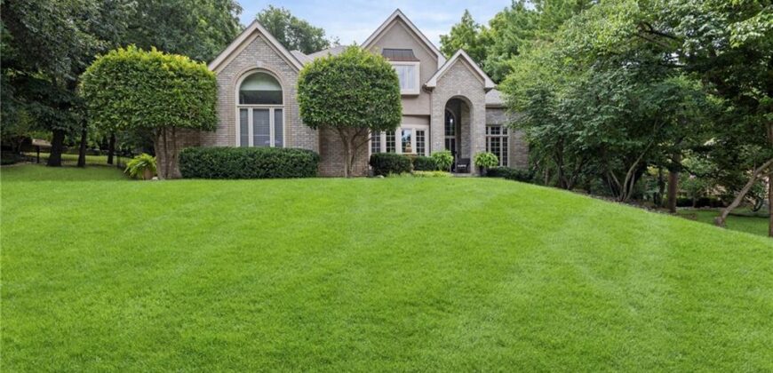 1567 Oakwood Lane, Liberty, MO 64068