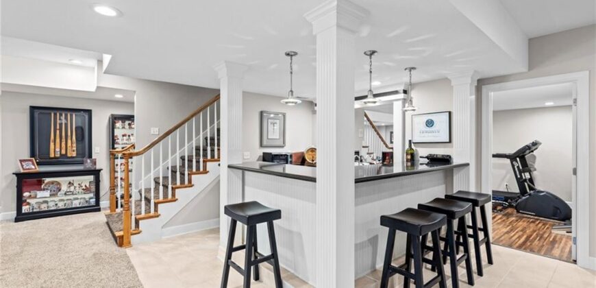 1567 Oakwood Lane, Liberty, MO 64068