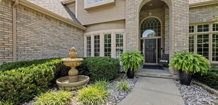 1567 Oakwood Lane, Liberty, MO 64068