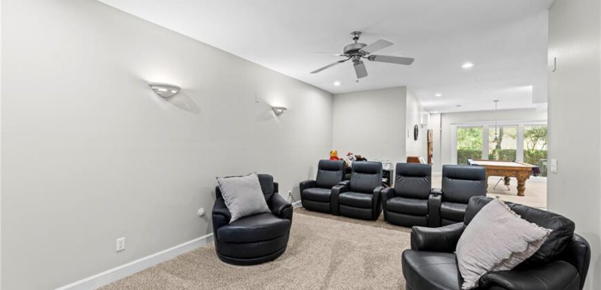 1567 Oakwood Lane, Liberty, MO 64068