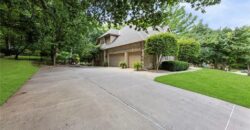 1567 Oakwood Lane, Liberty, MO 64068