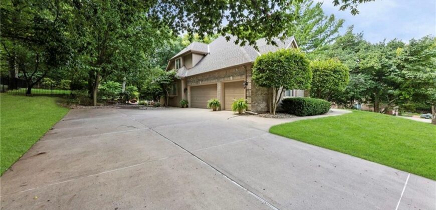 1567 Oakwood Lane, Liberty, MO 64068