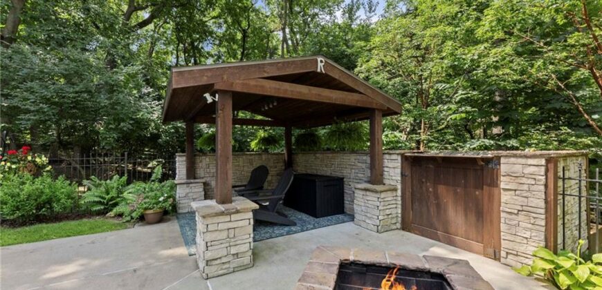 1567 Oakwood Lane, Liberty, MO 64068