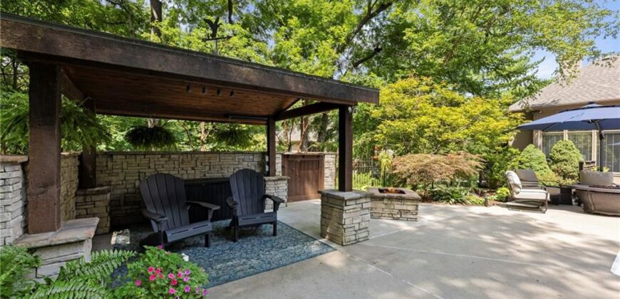1567 Oakwood Lane, Liberty, MO 64068