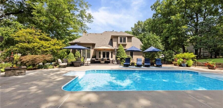 1567 Oakwood Lane, Liberty, MO 64068