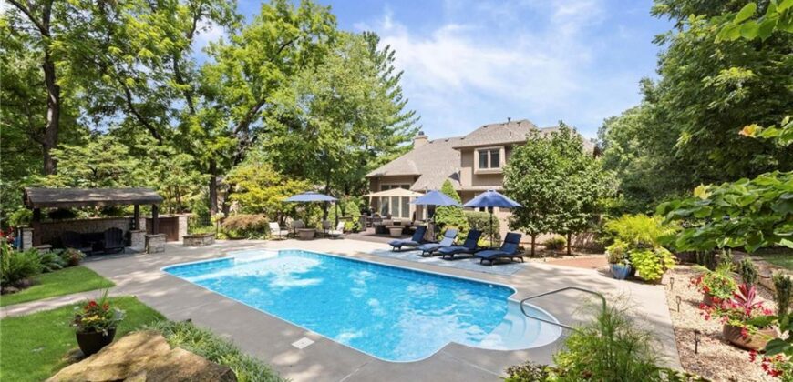 1567 Oakwood Lane, Liberty, MO 64068