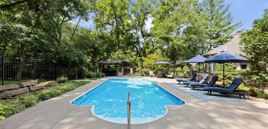 1567 Oakwood Lane, Liberty, MO 64068