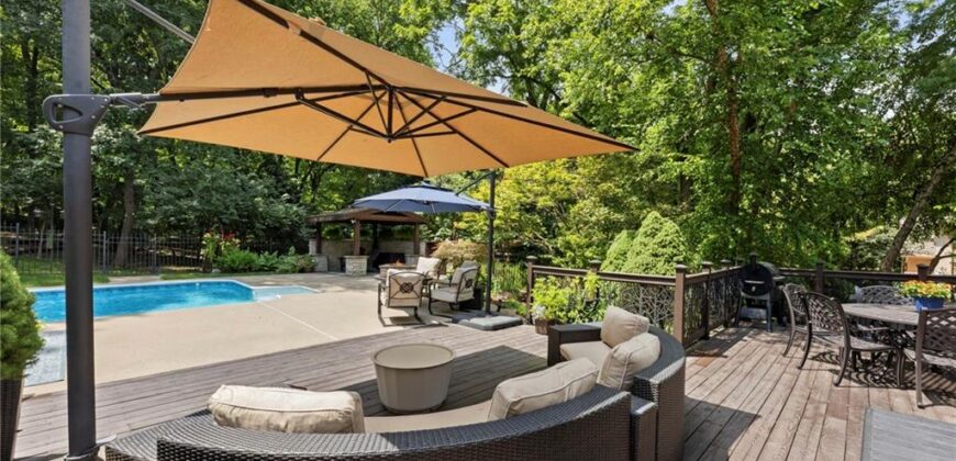 1567 Oakwood Lane, Liberty, MO 64068