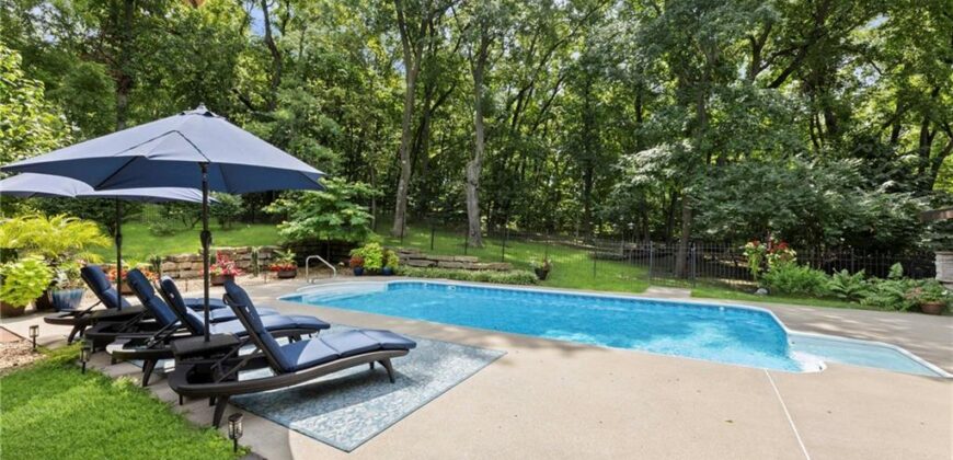 1567 Oakwood Lane, Liberty, MO 64068