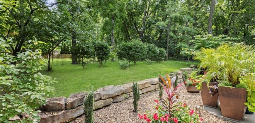 1567 Oakwood Lane, Liberty, MO 64068