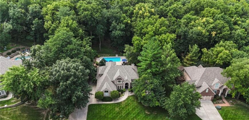 1567 Oakwood Lane, Liberty, MO 64068