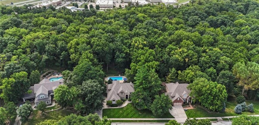 1567 Oakwood Lane, Liberty, MO 64068