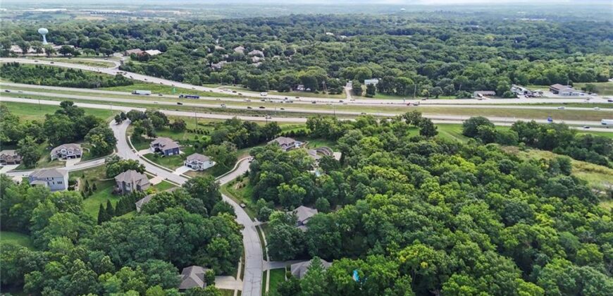 1567 Oakwood Lane, Liberty, MO 64068