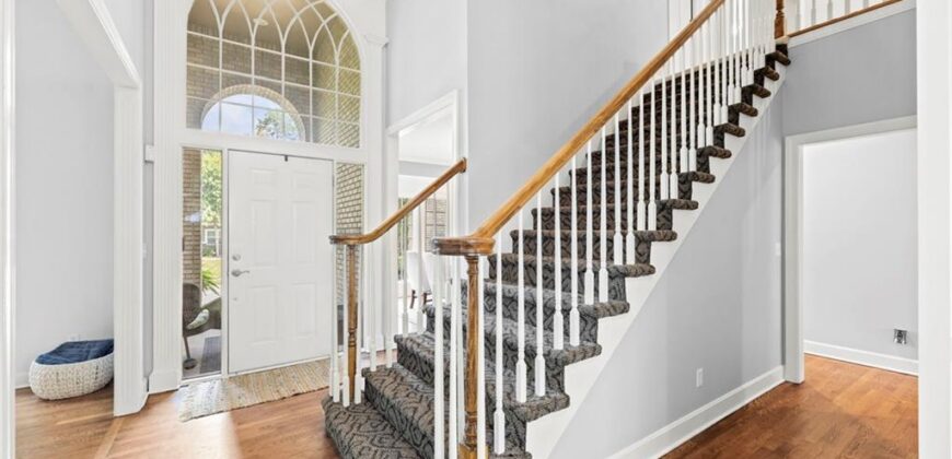 1567 Oakwood Lane, Liberty, MO 64068