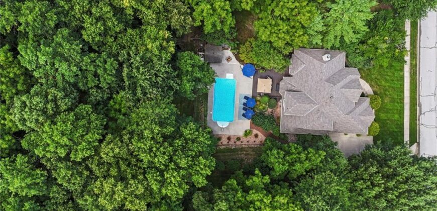 1567 Oakwood Lane, Liberty, MO 64068