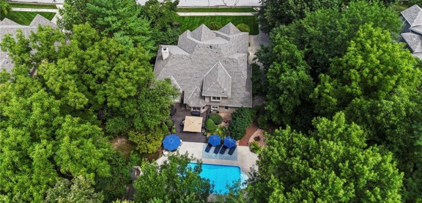1567 Oakwood Lane, Liberty, MO 64068