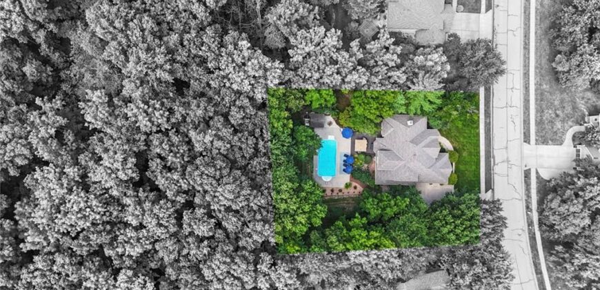 1567 Oakwood Lane, Liberty, MO 64068