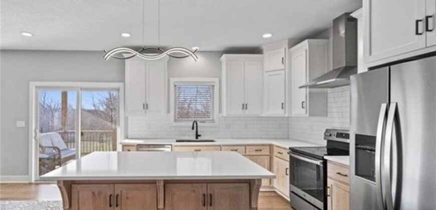 2122 Crooked Creek Drive, Kearney, MO 64060