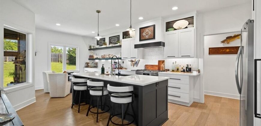 6141 N Chelsea Avenue, Kansas City, MO 64119