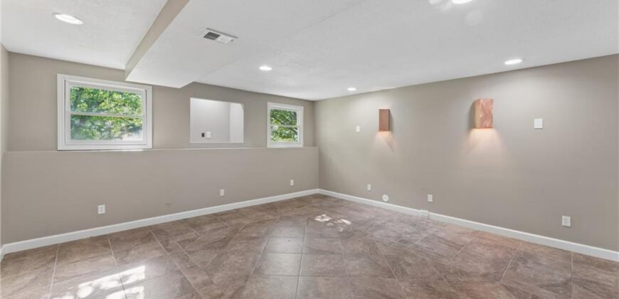 11101 NW 55th Street, Kansas City, MO 64152