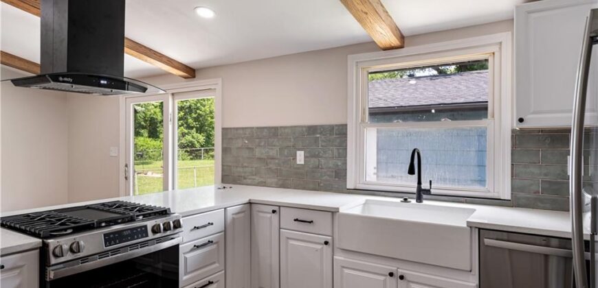5701 N Highland Avenue, Gladstone, MO 64118