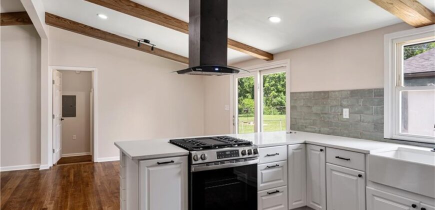5701 N Highland Avenue, Gladstone, MO 64118