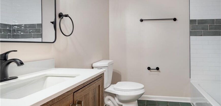 5701 N Highland Avenue, Gladstone, MO 64118