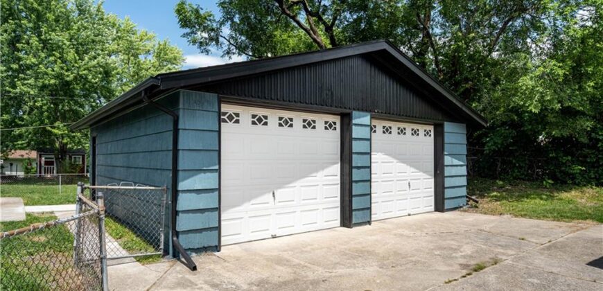 5701 N Highland Avenue, Gladstone, MO 64118