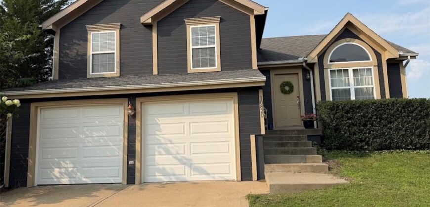 10820 N Smalley Court, Kansas City, MO 64157