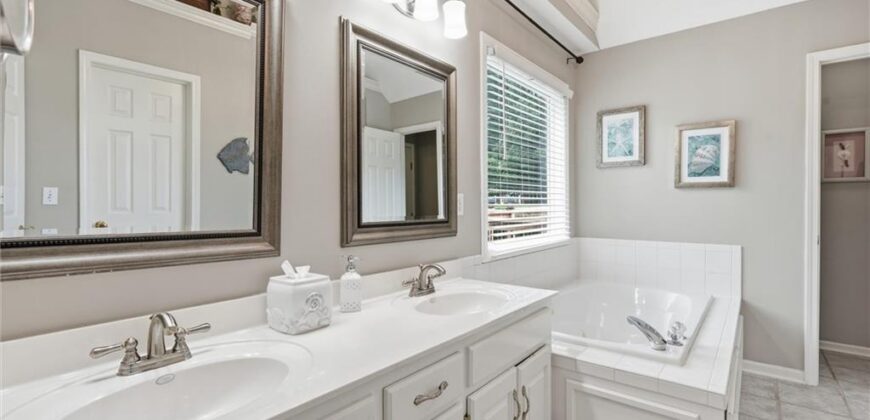 905 NE 100th Court, Kansas City, MO 64155