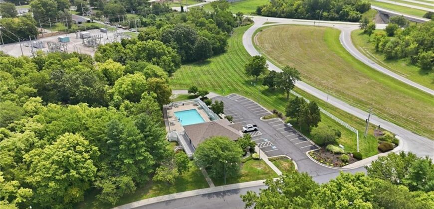 12322 N Pomona Avenue, Kansas City, MO 64163