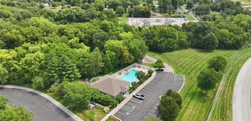 12322 N Pomona Avenue, Kansas City, MO 64163